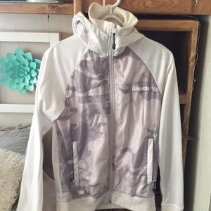 White and army print bench windbreaker
